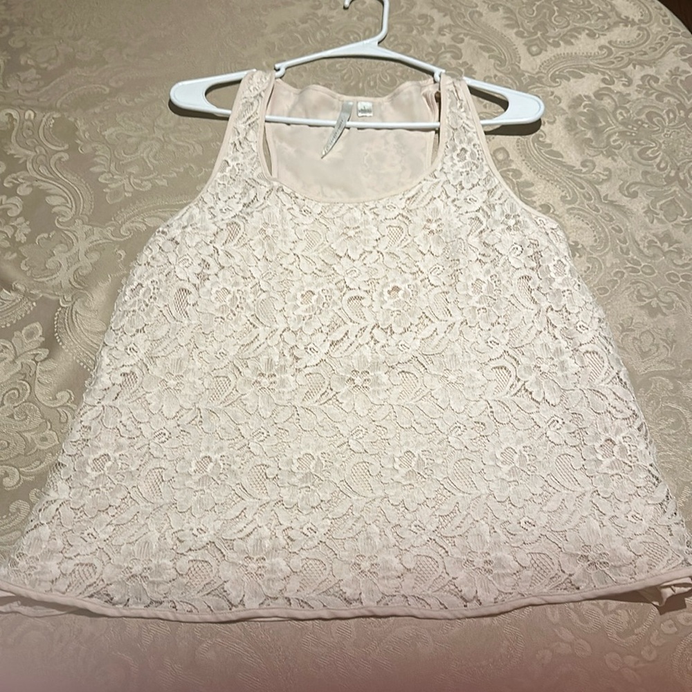 NWOT Lauren Conrad pink lace sleeveless top with razorback large.